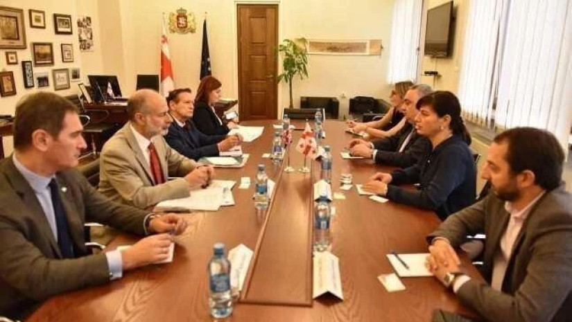 5badebda3cc73