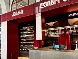 ალკორიუმის პირველი ღვინის მაღაზია-ბარის გახნა