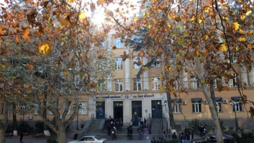ილიაუნი