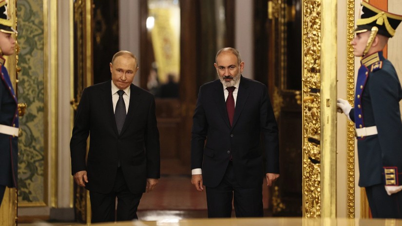 NIkol Pashinyan_Putin