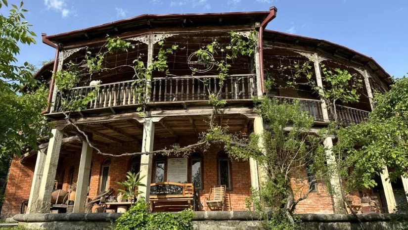 ოტიას ეზო