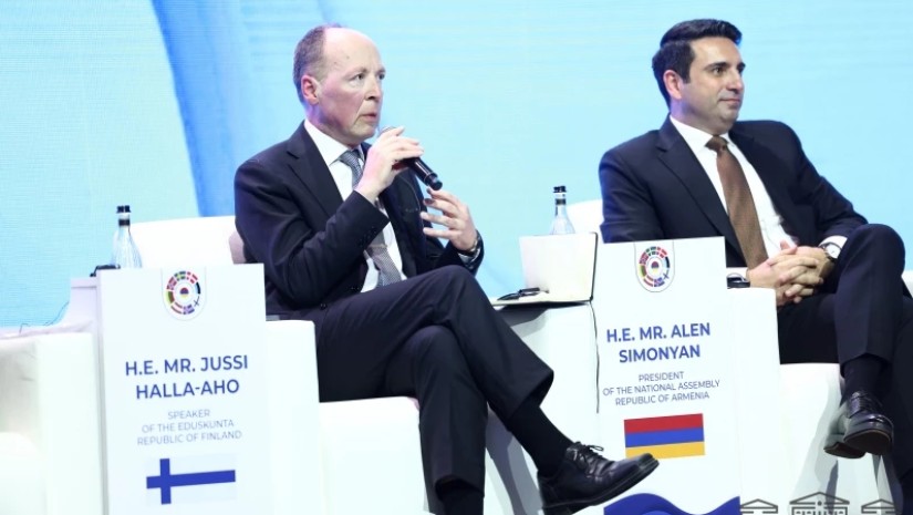 Halla Aho