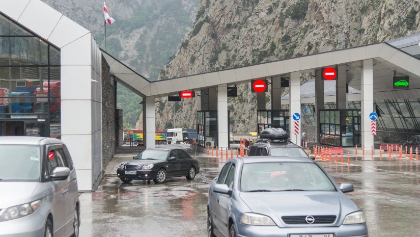 გადამზიდველებისთვის იმიგრაციის ვადის 180 დღემდე დაბრუნებით, რუსეთმა სატრანსპორტო პოლიტიკის „სისტემური კრახი“ აღიარა - TCRC