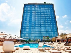 HOLIDAY INN
