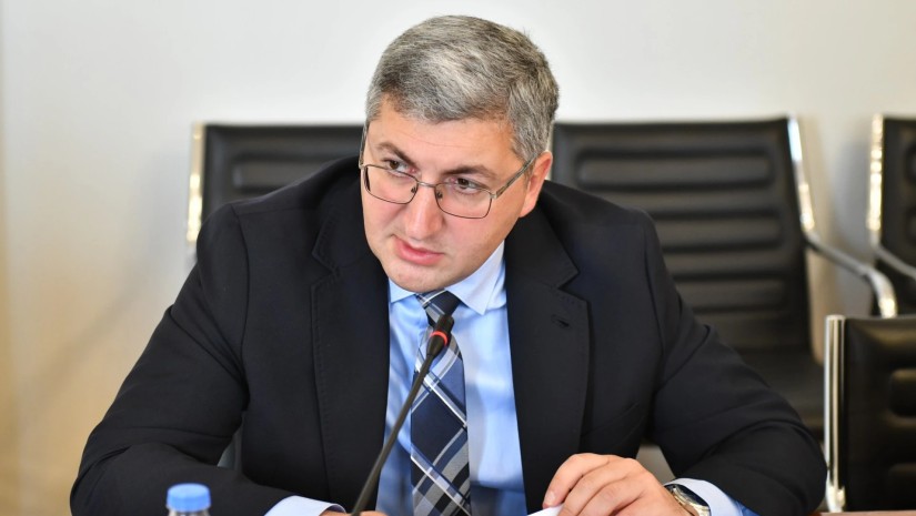 ADB-თან და მსოფლიო ბანკთან რკინიგზისთვის $300 მილიონზე დიდი კრედიტის მიღებაზეა მოლაპარაკებები - კაკაურიძე