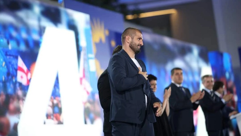 გენო პეტრიაშვილი 