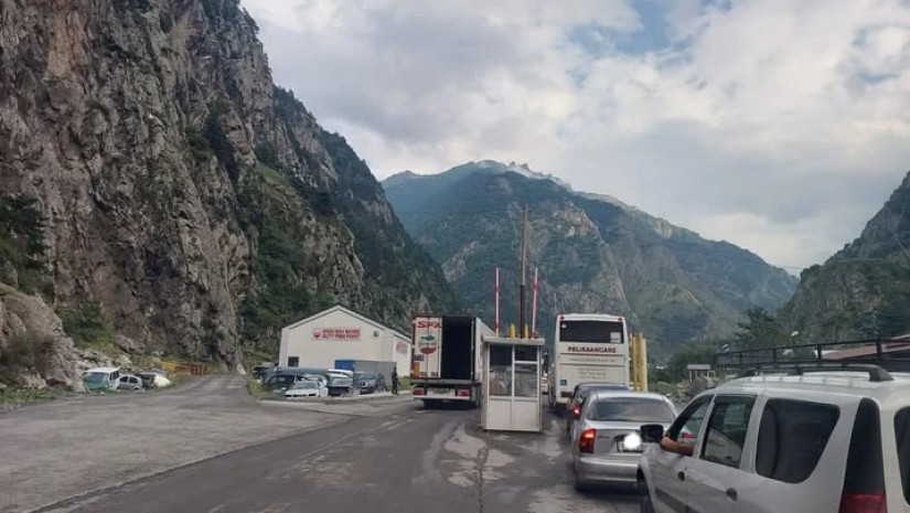 ლარსი