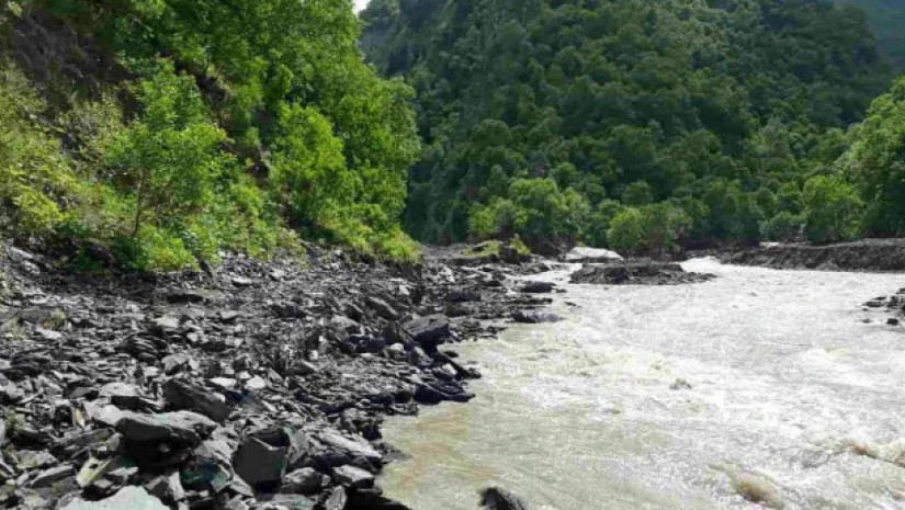 ადიდებული მდინარე