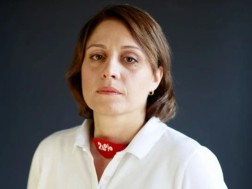 ელენე ხოშტარია