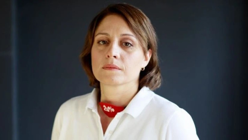 ელენე ხოშტარია