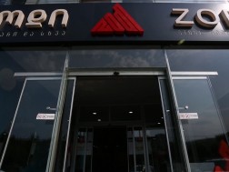 ბუნებრივი და ხელოვნური ქვის ფართო არჩევანი ზოდის შოუ რუმში