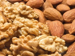 ნუში და კაკალი