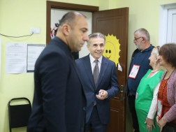ბიძინა ივანიშვილი საარჩევნო უბანზე