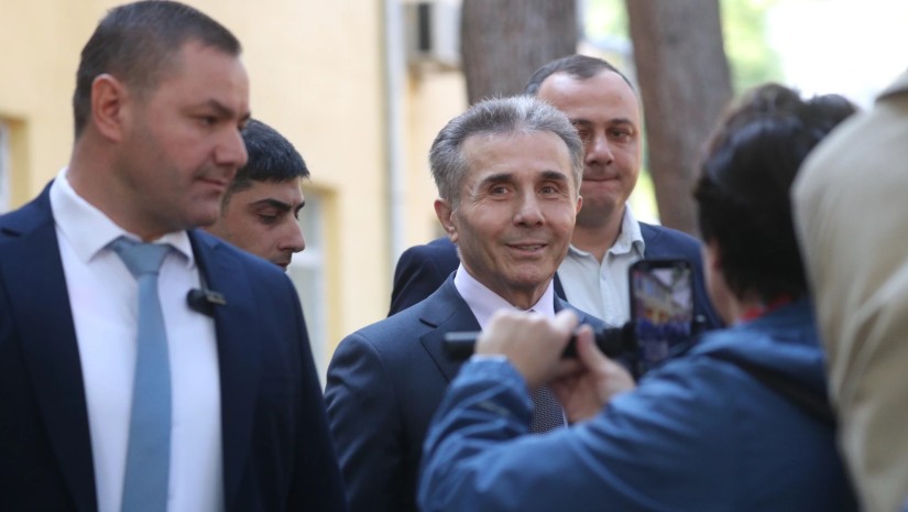 ბიძინა ივანიშვილი საარჩევნო უბანზე