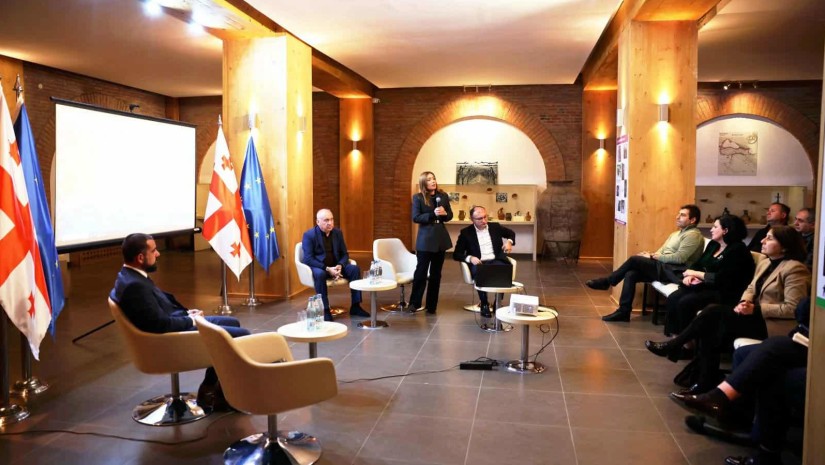 პარკები