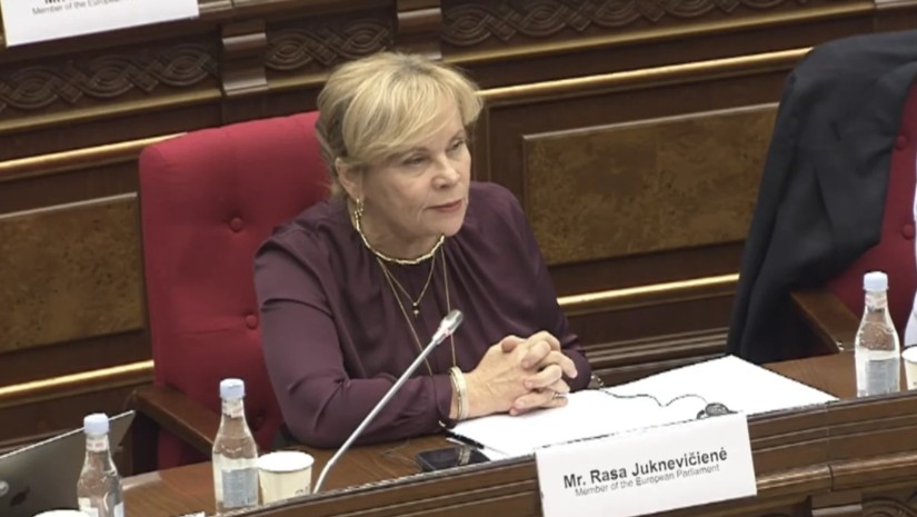  რასა იუკნევიჩიანე 