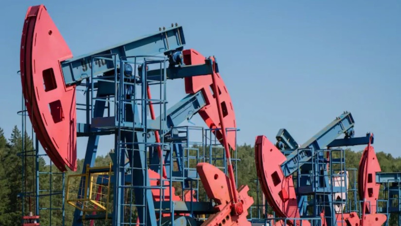 Цены на нефть выросли более чем на 1% после того, как российский порт приостановил экспорт нефти в связи с атакой Украины