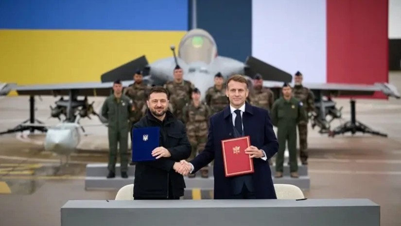 Macron and Zelensky