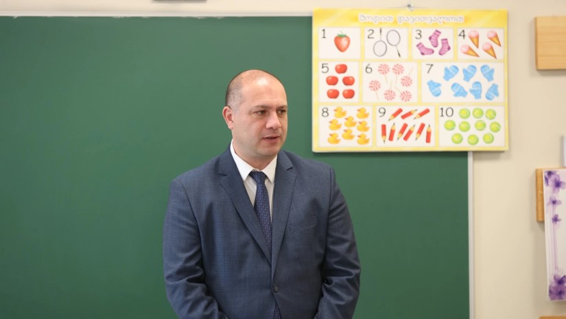 წიგნების კონცეფცია სრულად იცვლება,ყდებზე კი ეროვნული სიმბოლოები დაიტანება - მიქანაძე