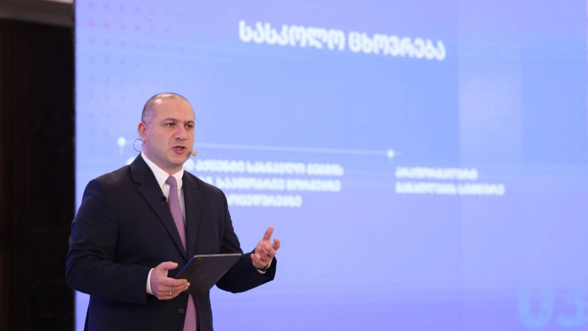 ამ ტენდერებში არც იმდენად ბევრი კომპანია შემოდის - მინისტრი სკოლების გაჭიანურებულ რეაბილიტაციებზე