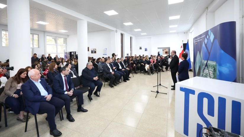 ლექტორები