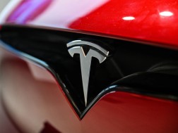 ევროპაში Tesla-ს ელექტრომობილების გაყიდვები მკვეთრად დაეცა