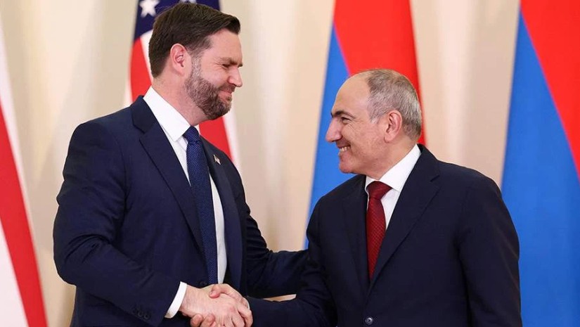 ჯეი დი ვენსი და ნიკოლ ფაშინიანი