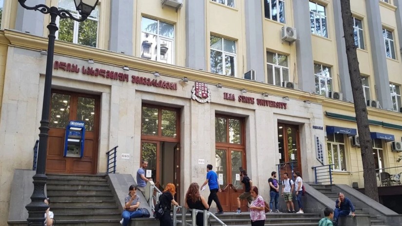ილიაუნი