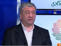 რობერტ რევია