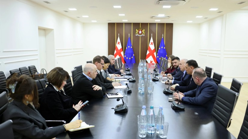 პავლიაშვილი ADB