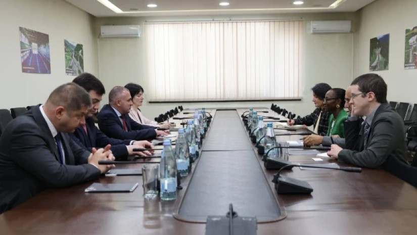 ინფრასტრუქტურის მინისტრმა მსოფლიო ბანკთან ახალი ინიციატივების ფინანსური მხარდაჭერის შესაძლებლობები განიხილა|სამინისტრო