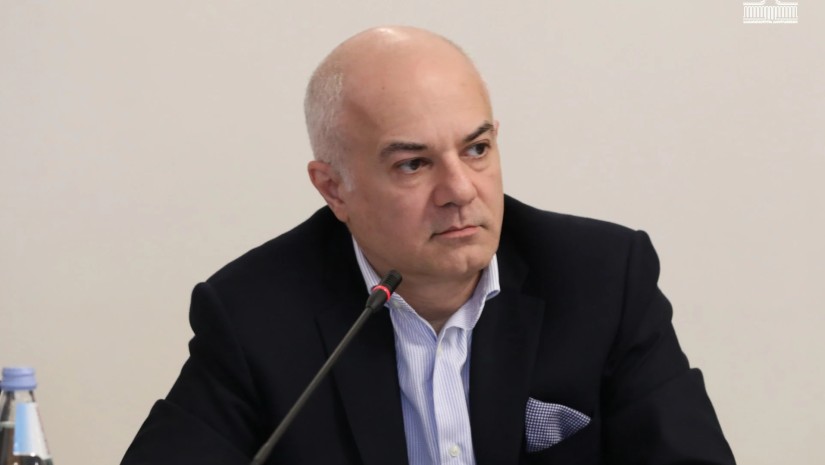 ვასილ ხორავა