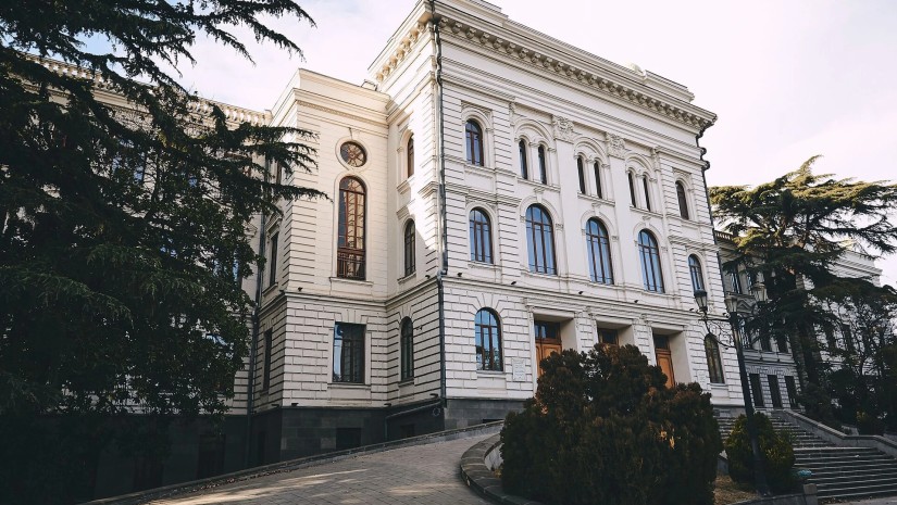 განათლების მინისტრმა საგანმანათლებლო პროგრამების აკრედიტაციისთვის განაცხადის ვადა ორი თვით გადაწია
