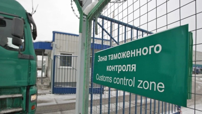 ლარსზე რუსეთის საბაჟო სამსახურების გაჭიანურებული გაფორმება ქართველ მძღოლებს შუამავლებთან გარიგებისკენ უბიძგებს - TCRC