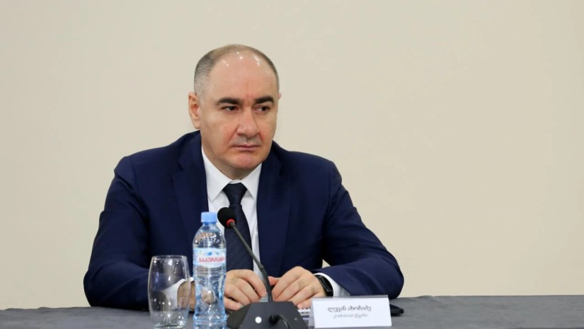 რა ქონებას ფლობს ლილუაშვილის ყოფილი მოადგილე ლევან ახობაძე, რომელიც ₾250,000-ის ქრთამზე დააკავეს