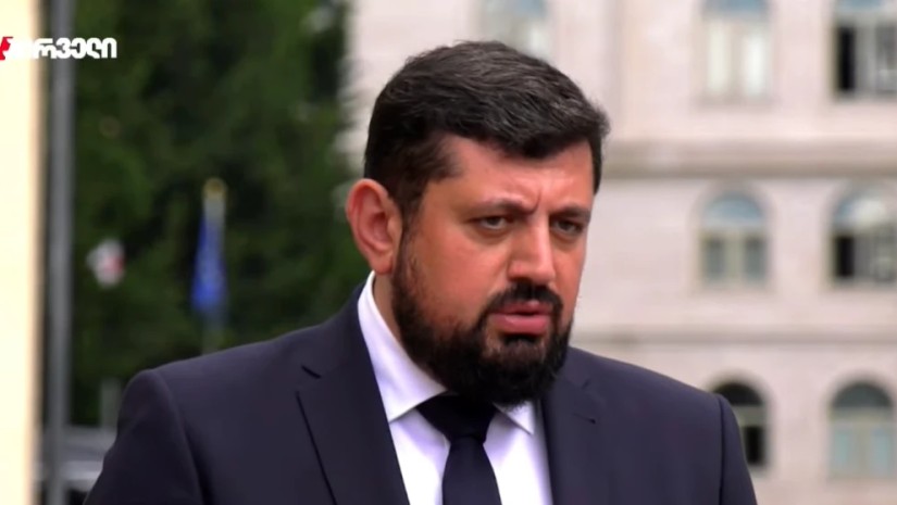 ლევან ახობაძის სახლიდან დიდი ოდენობით თანხა არაა ამოღებული, 2 თვის ხელფასზეა საუბარი - ადვოკატი