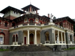 რომანოვების სასახლე