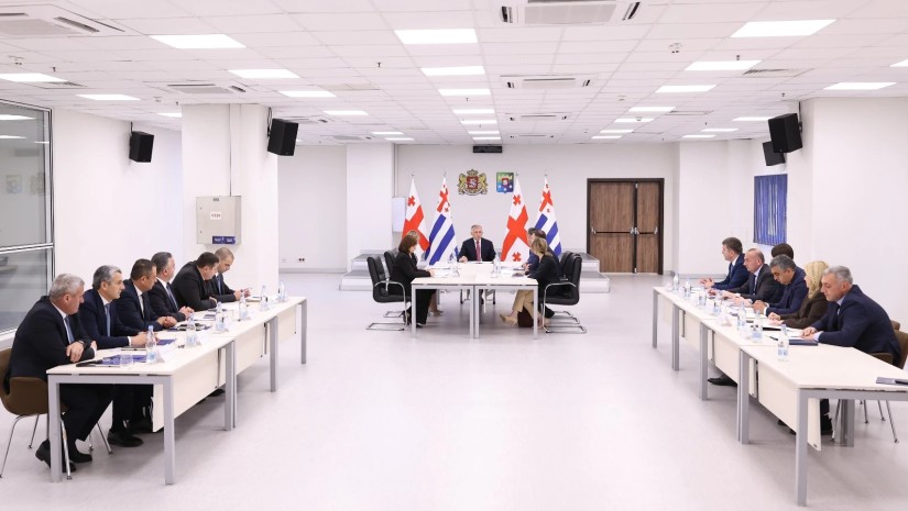 რა პროექტების განხორციელება იგეგმება აჭარაში? - ზურაბ პატარაძემ აჭარის მთავრობის სხდომა გამართა