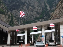 ლარსი