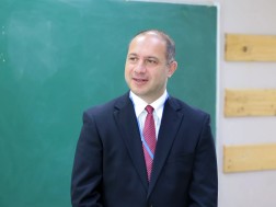 გივი მიქანაძე სკოლა