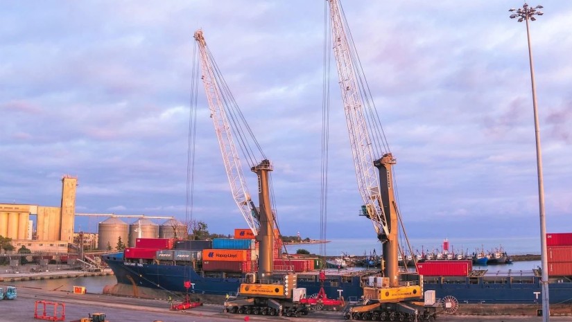 ახალი საპორტო ამწის დამატებით APM TERMINALS POTI-ს გამტარუნარიანობა 650 000 TEU-მდე იზრდება