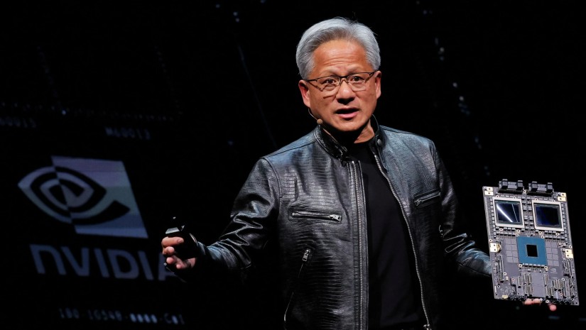 Nvidia-ს CEO ჯენსენ ჰუანგის ტყავის ქურთუკი აუქციონზე თითქმის $1 მილიონად გაიყიდა