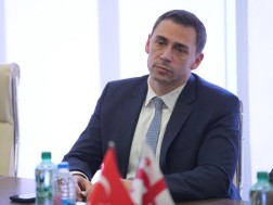 ლაშა აბაშიძე