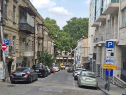 ბესიკის ქუჩა პარკირება