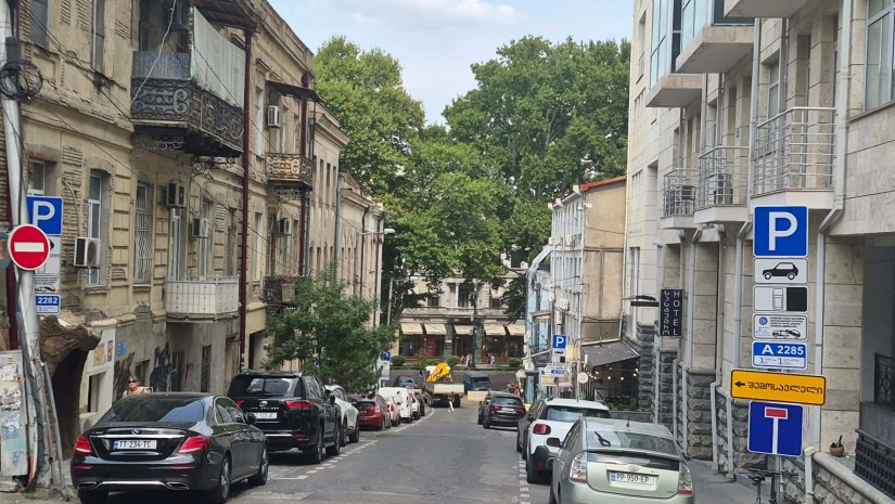 ბესიკის ქუჩა პარკირება