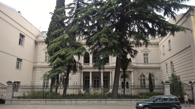 ათონელის სასახლე