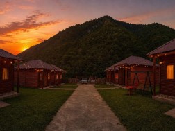 უშბის კარიბჭე