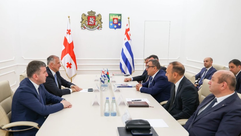 აჭარის მთავრობის თავმჯდომარე ზურაბ პატარაძე „კასპიის ენერგეტიკული კლუბის“ თავმჯდომარეს, ტელმან ალიევს შეხვდა