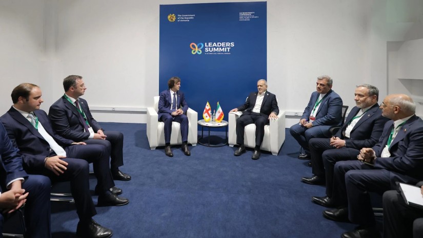 ფეზეშქიანთან შეხვედრა