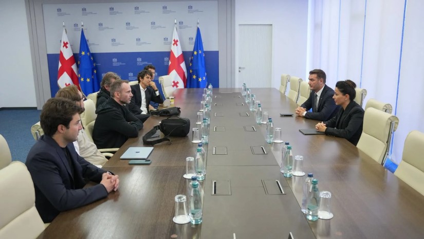 აა